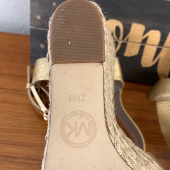 Micheal Kors Gold Wedges Size 7 1/5 - Picture 5 of 5